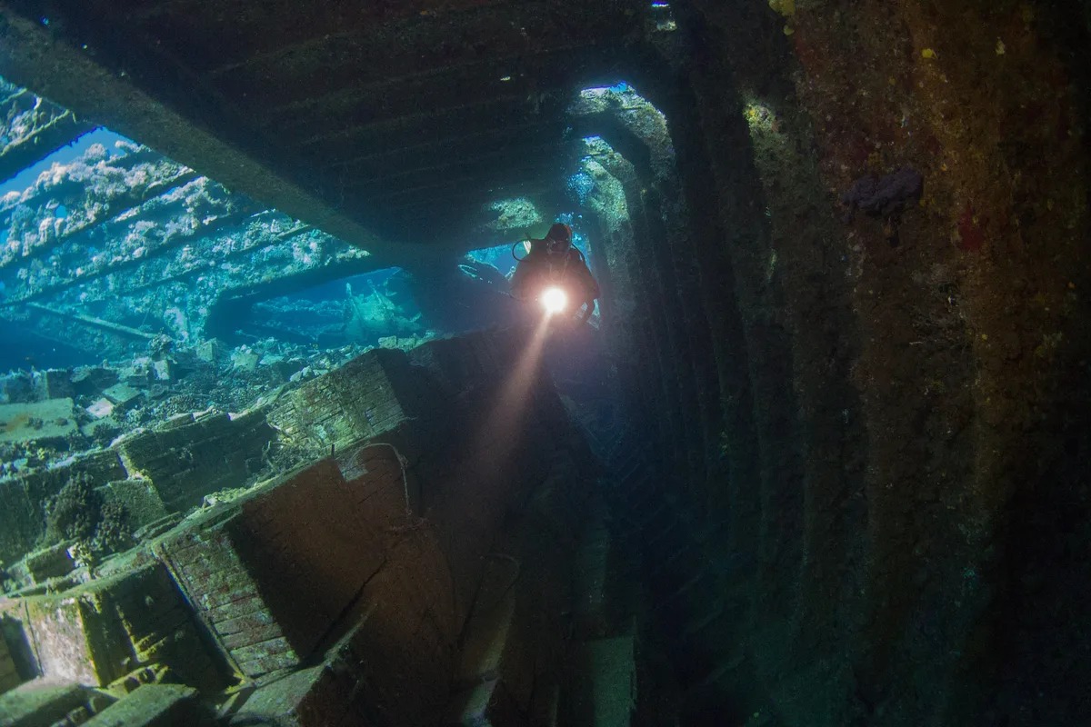 Diving at Abu Nuhas · Giannis D