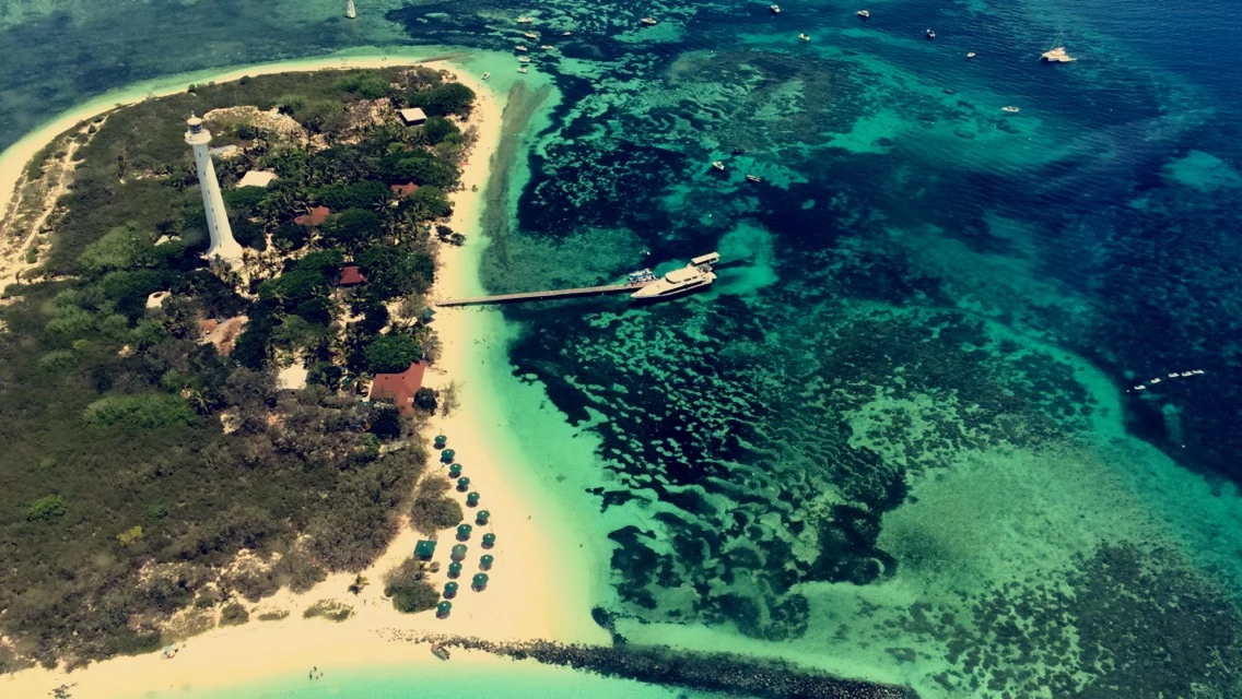 Diving in New Caledonia — New Caledonia · Amédée Lighthouse