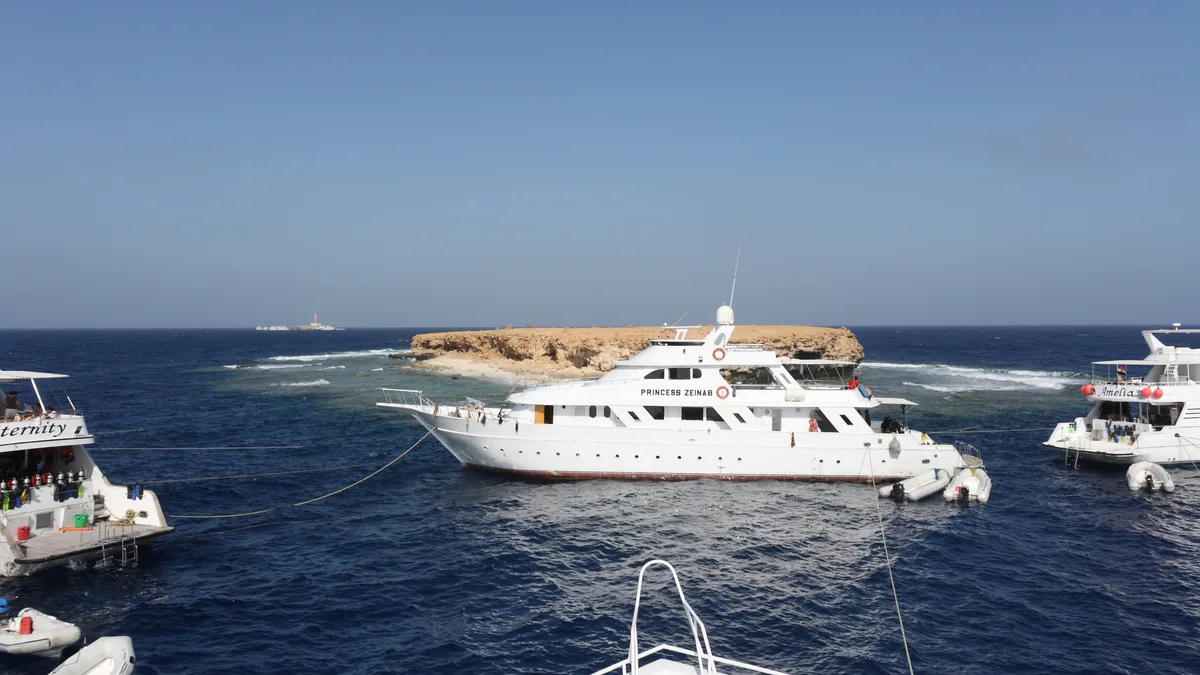 Diving at Brothers Islands