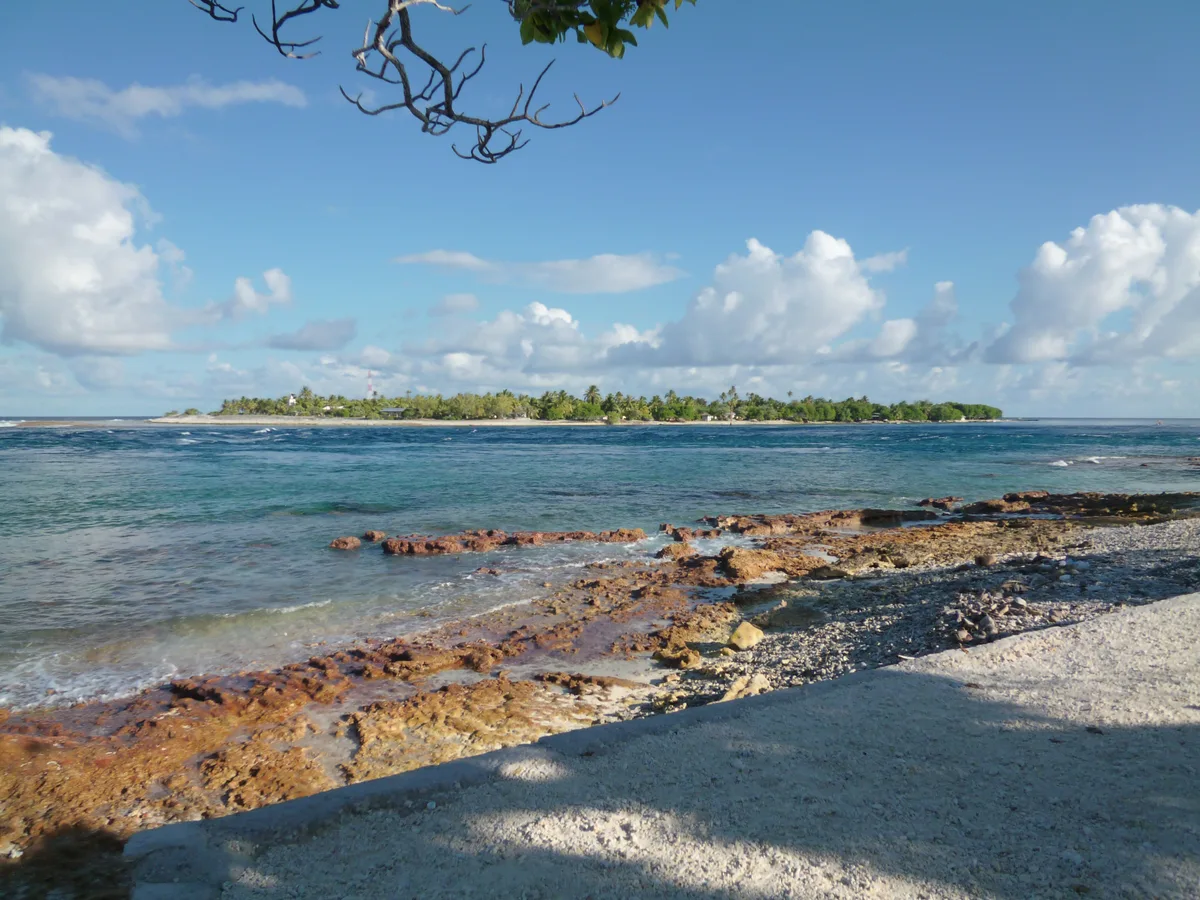 Diving in French Polynesia — Rangiroa · Tiputa Pass